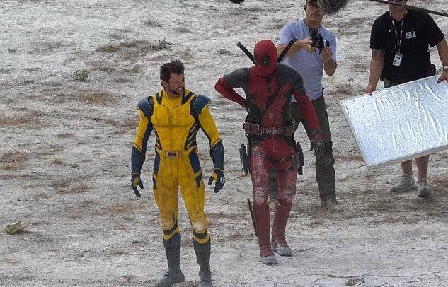 Hugh Jackman (Wolverine) y Ryan Reynolds (Deadpool) durante el rodaje de la cinta dirigida por Shawn Levy. Foto: Twitter