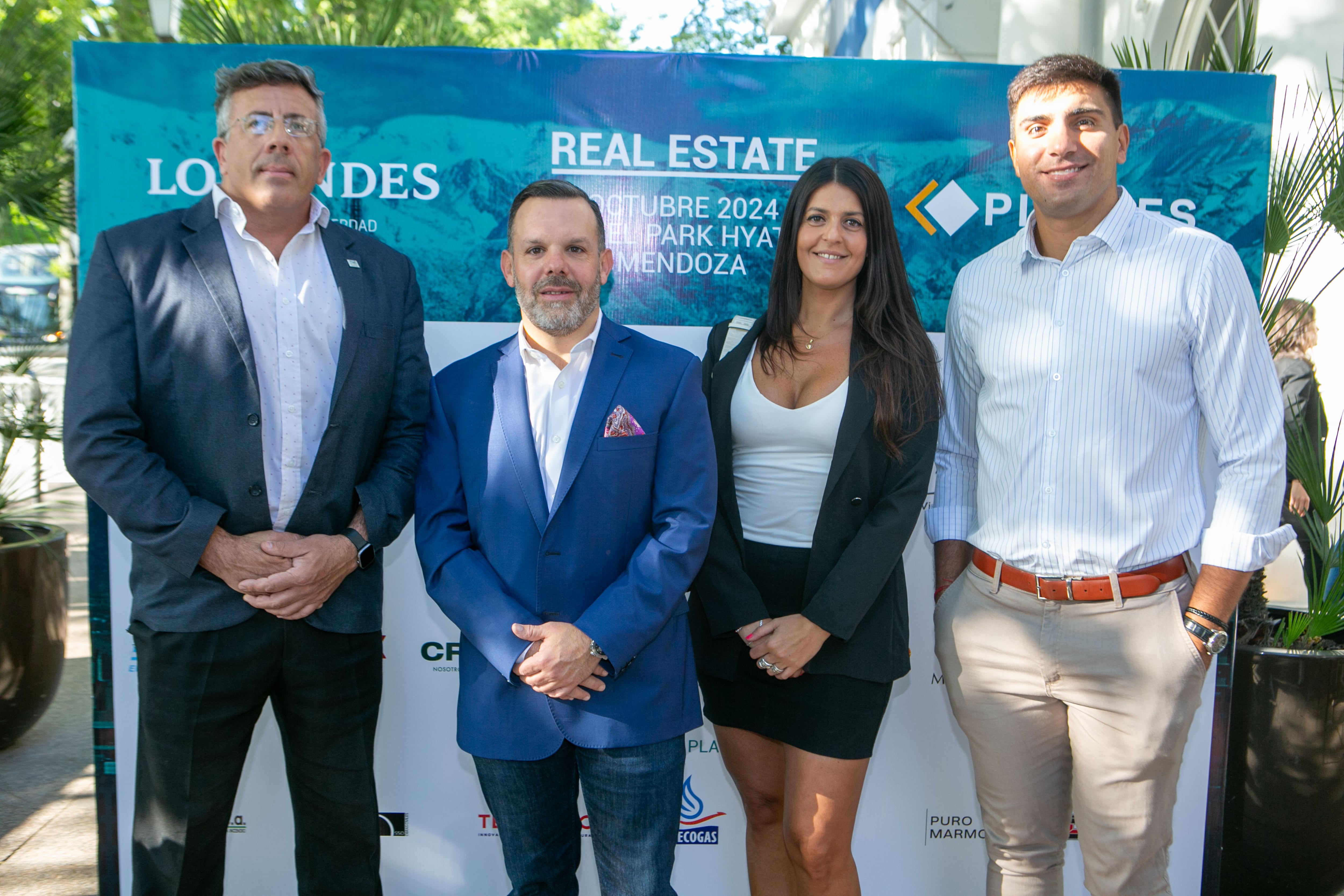 Eduardo Rosta, Presidente del Colegio de Corredores, Federico Castellino, Daniela Araoz y Juan Furlan de Escribanía Butic Asociados. Foto: Gentileza.