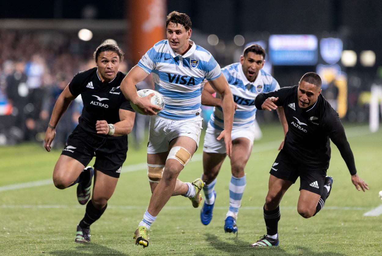 Juan Martín González, de 21 años y tercera línea de Marista Rugby, marcó un try clave para la histórica victoria de Los Pumas sobre los All Blacks.