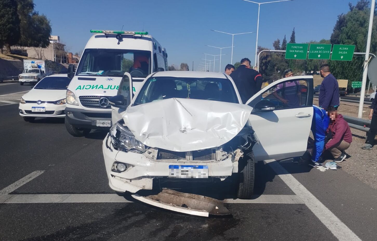 Choque en el Acceso Sur  - Fotos fuentes policiales