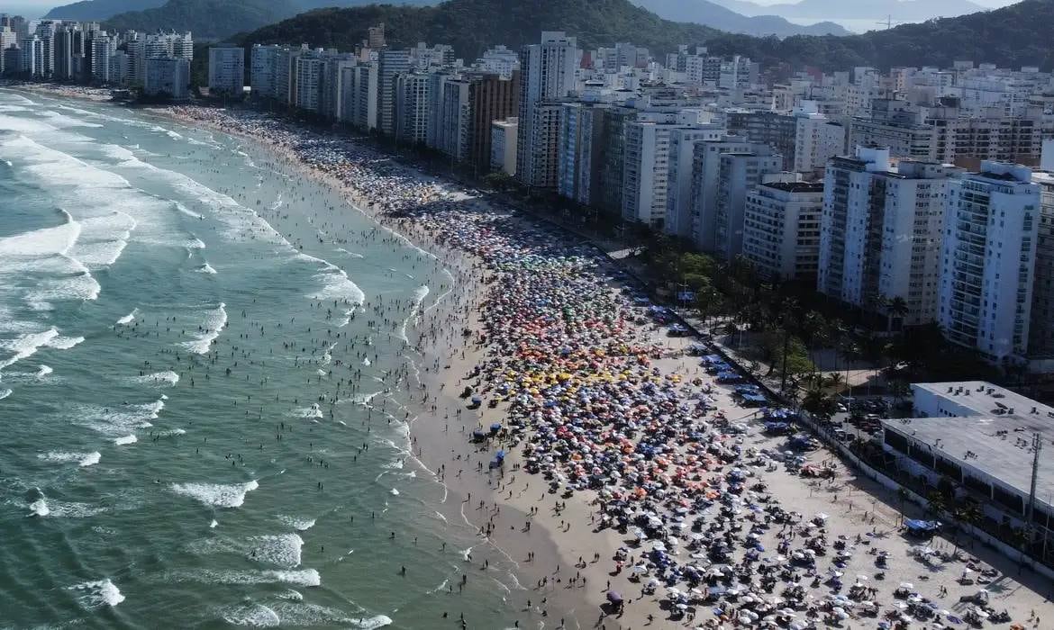 Playa de Guarujá, en Brasil. (Agencia Brasil)