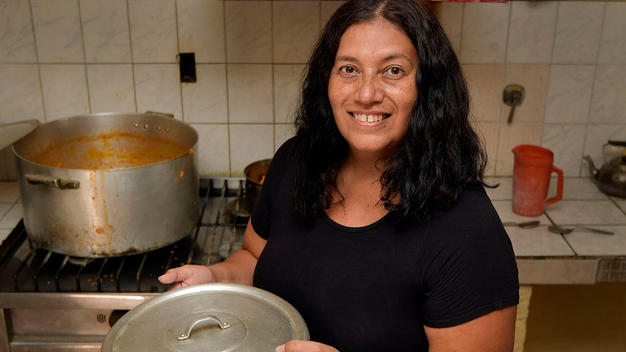 Día de la mujer
La directora del Comedor Capilla Trinitaria, en el Kilómetro 11 de Guaymallén, Silvia Barbagelata

Foto: Orlando Pelichotti