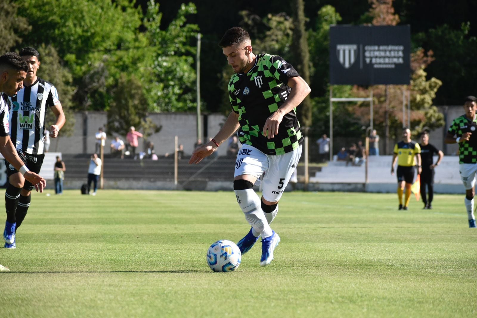 El Lobo del Parque se midió con Estudiantes de Buenos Aires por los octavoas de final del Reducido de la Primera Nacional. / Gentileza: Prensa GyE.