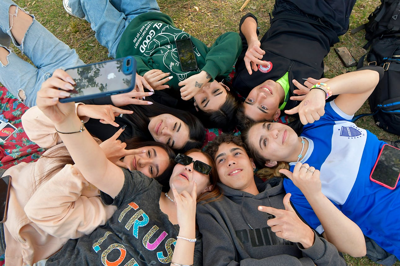 Rock, cumbia, trap y aire libre: así festejarán su día y la primavera los estudiantes mendocinos. | Foto: Los Andes 