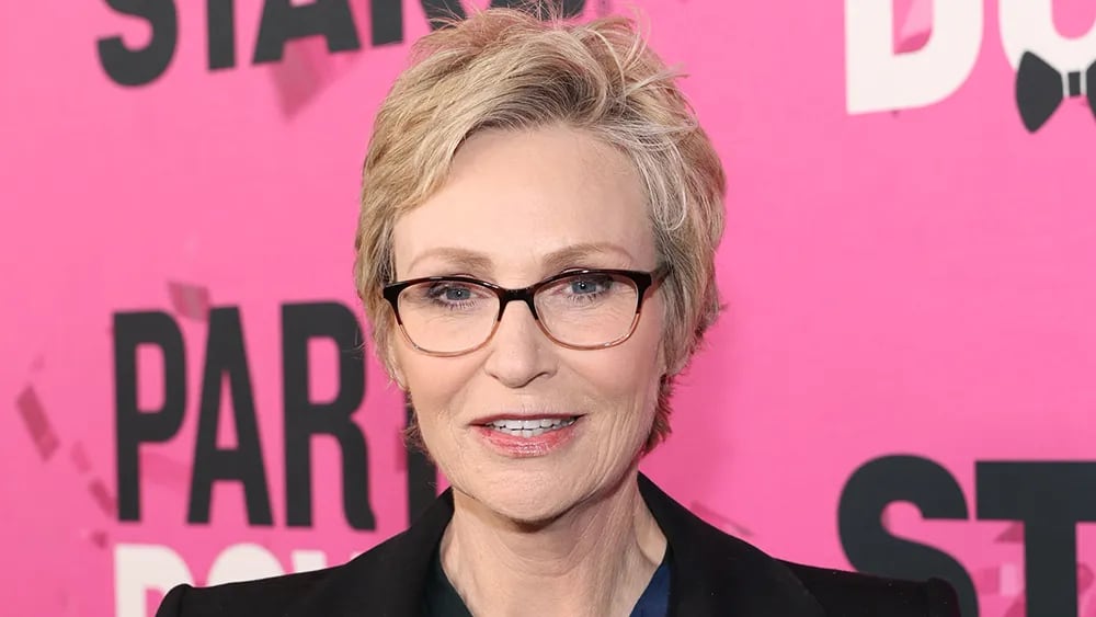 Así luce hoy Jane Lynch