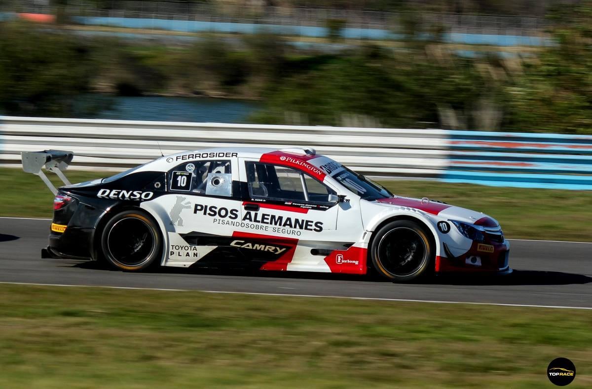 Diego Azar quedó como único puntero del campeonato de Top Race luego de la tercera fecha disputada en el autódromo “Oscar y Juan Gálvez” de Buenos Aires.