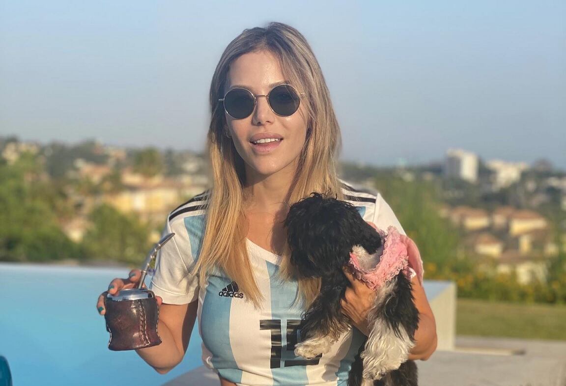 Evangelina Anderson anunció que su perrita está embarazada