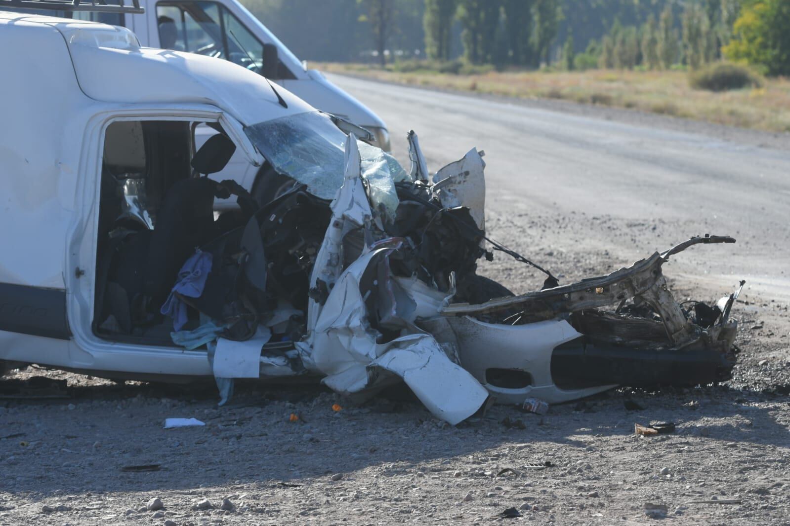 Una camioneta utilitaria chocó contra un camión en la ruta 7 en la zona de Luján de Cuyo (Ignacio Blanco / Los Andes)