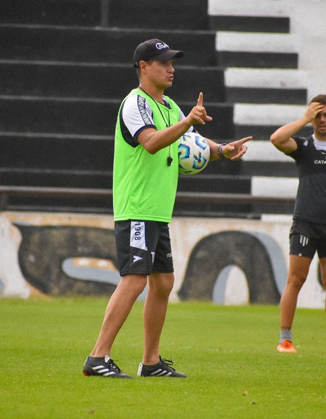 El entrenador Ezequiel Medrán no realizaría variantes el domingo y, pararía el mismo once que venció a Deportivo Madryn, en el Parque.