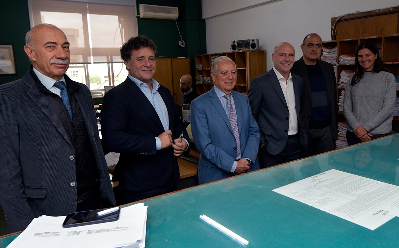 Modernización en el Sistema Integrado de Tribunales Provinciales.
Los jueces de Suprema Corte de Justicia de  Mendoza, Mario Adaro, Teresa Day, Julio Gómez, Omar Palermo (foto), José Valerio, Dalmiro Garay y  Pedro Llorente 

Foto: Orlando Pelichotti
