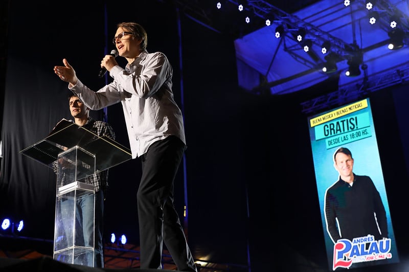 Quién es Andrés Palau, el pastor que empapeló la ciudad con su rostro: “Me han convocado a hacer política”. Foto: Gentileza Asociación Luis Palau