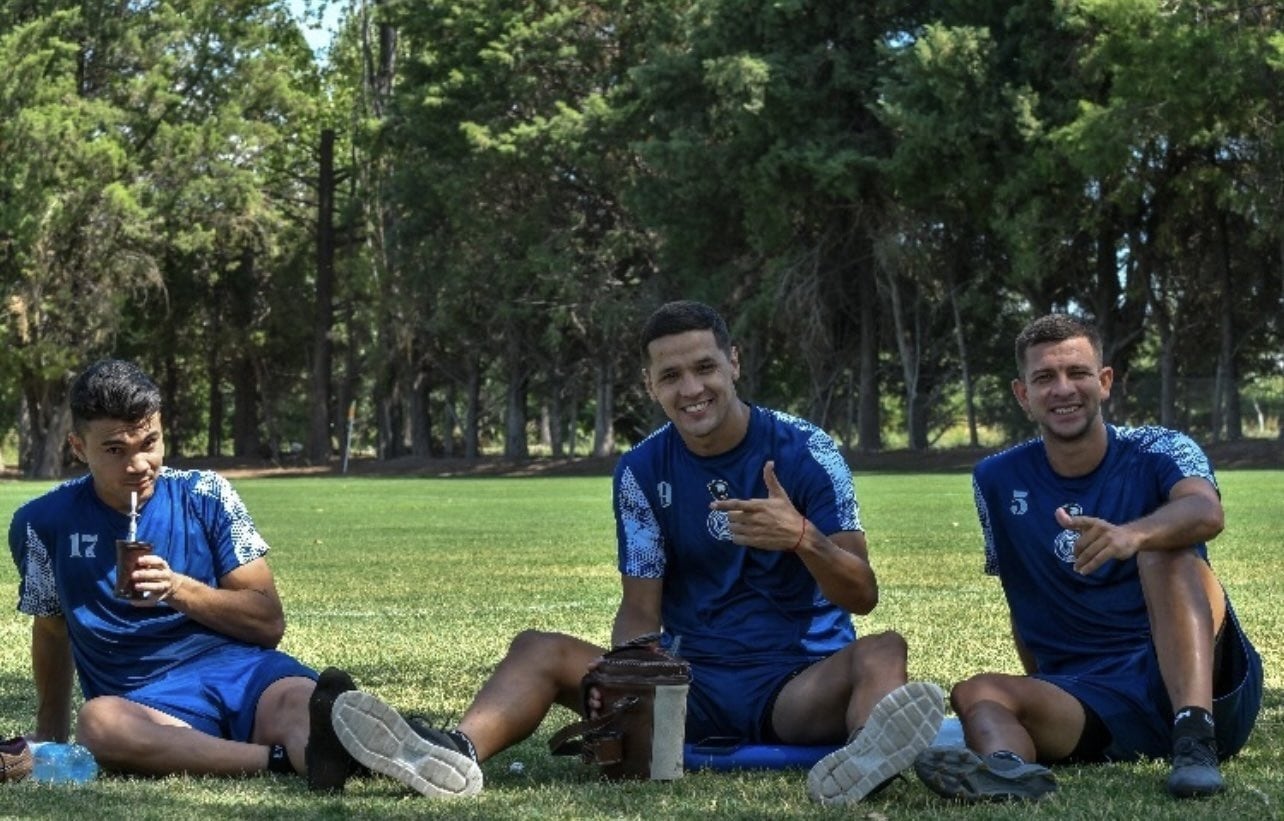 El mate, infaltable durante las intensas jornadas del plantel leproso.