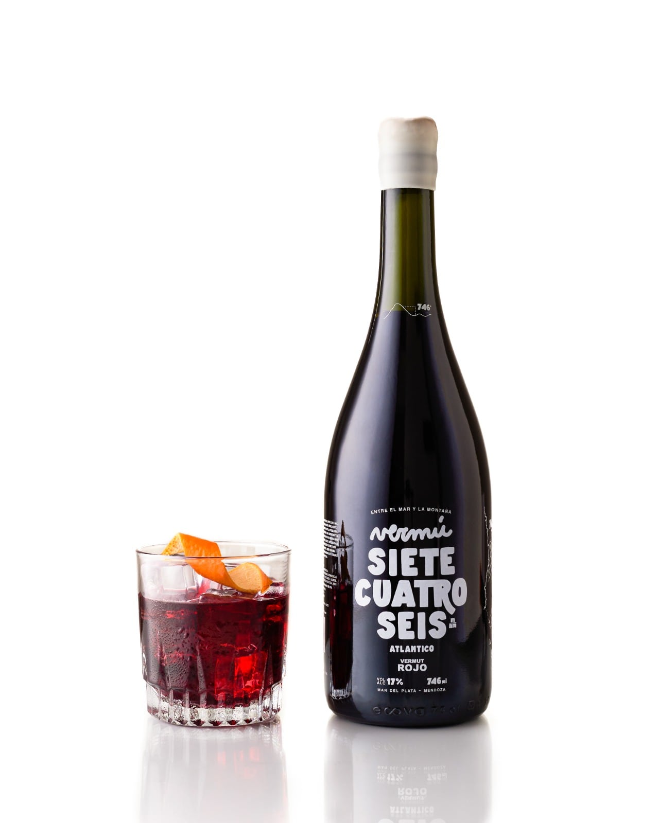 Vermut Siete cuatro seis Atlántico, de Restinga, Bodegas López y LUI Wines. Foto: Gentileza