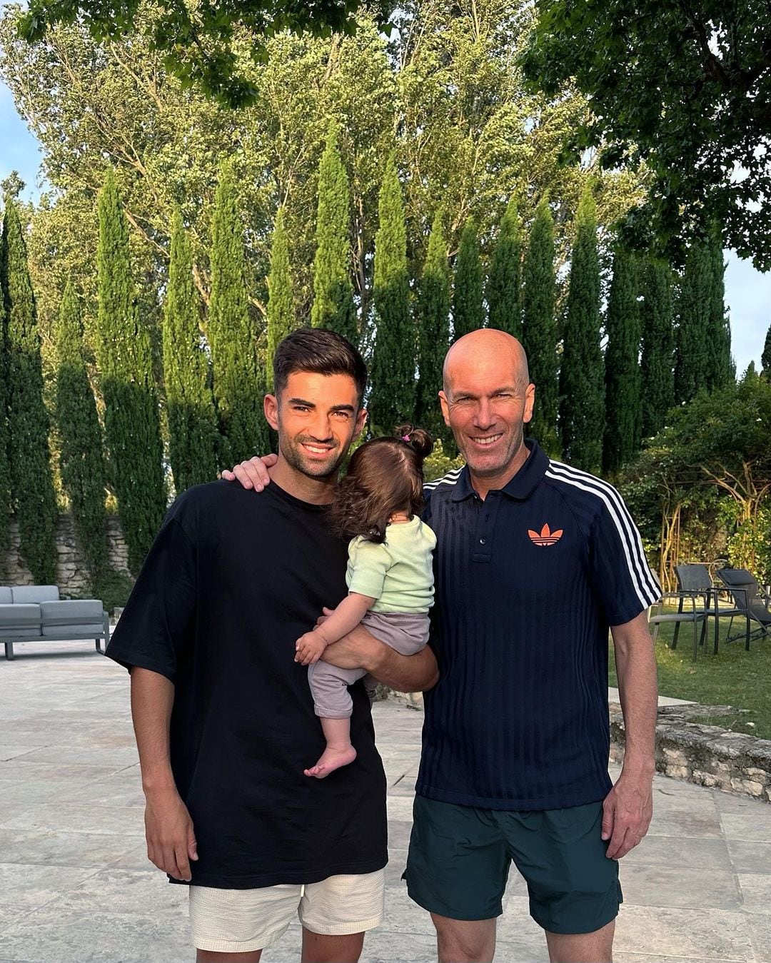 Enzo Zidane junto a su padre y leyenda del fútbol, Zinedine