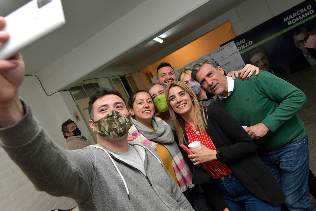 Bunker del Partido Verde  Mario Vadillo y Marcelo Romano, festejando por el resultado obtenido en estas elecciones.
Foto: Orlando Pelichotti