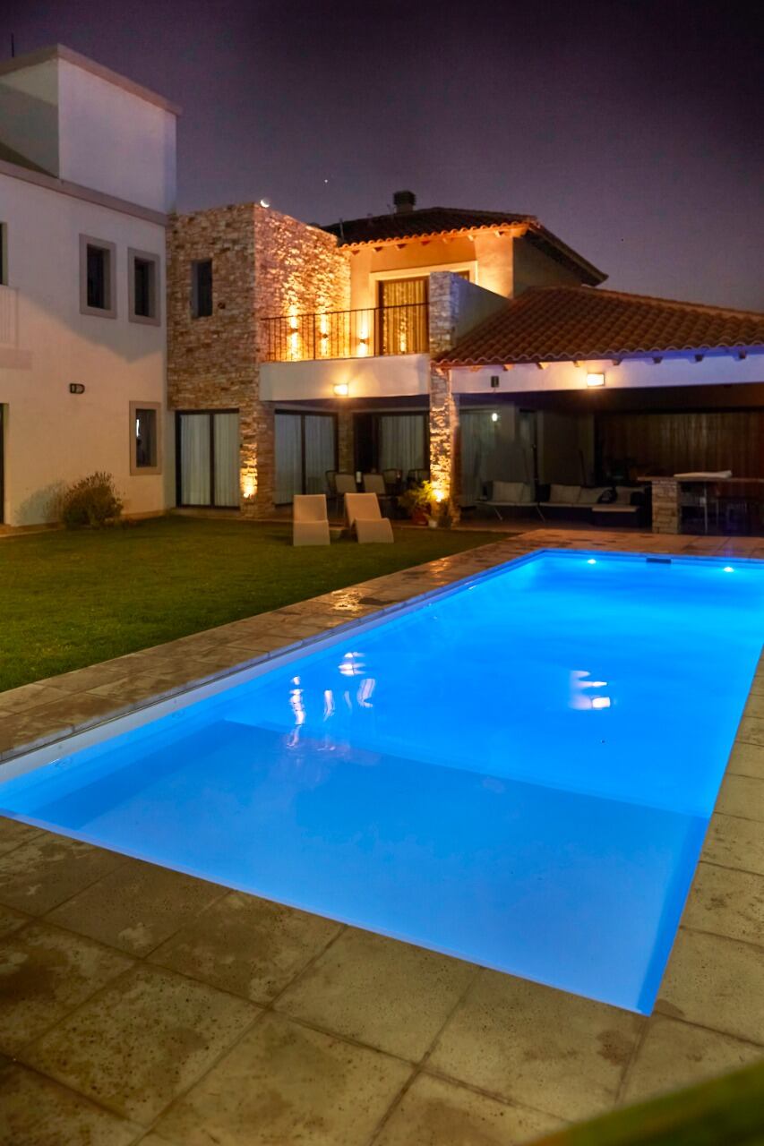 De la Línea Style Pools, Americana. Un producto que marca tendencia con lo último en tecnología y diseño.