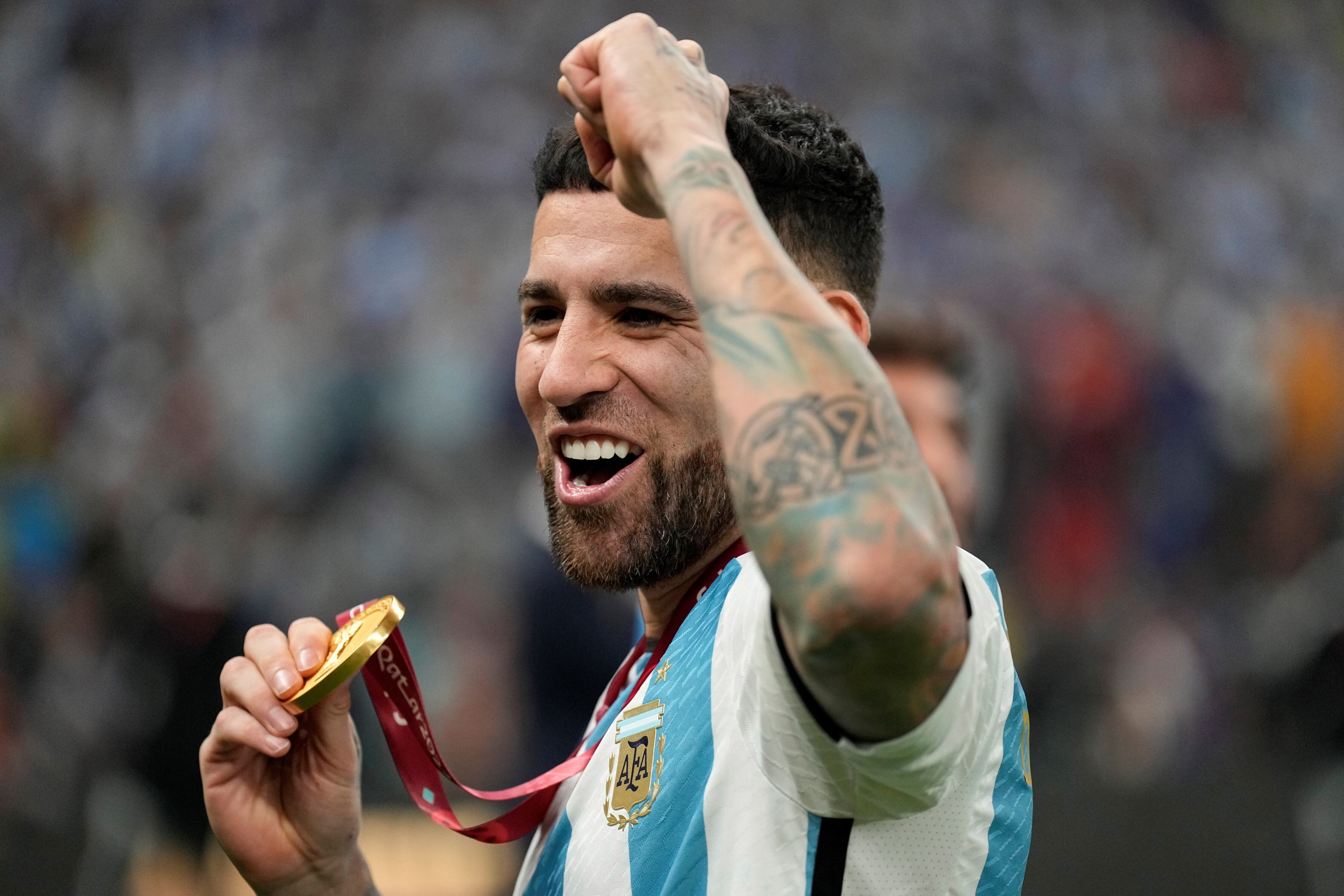 Otamendi, un muro fundamental en la conquista argentina (AP)