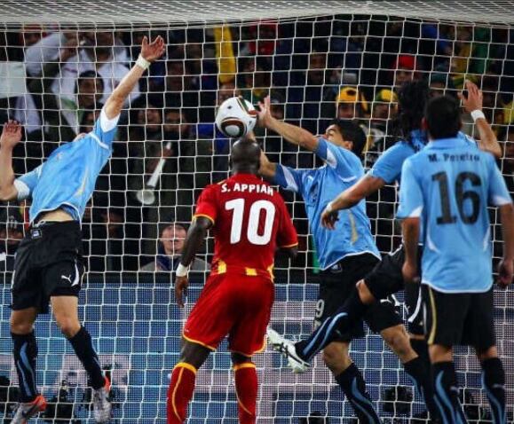 De la hazaña de 2010 a la pesadilla de hoy: Ghana, Uruguay y otro partido no apto para cardíacos. Fotoi: instagram @calcio_ultimiromantici