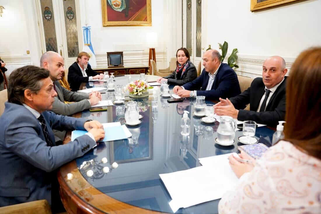 Guerrera y funcionarios de su cartera en Diputados (Foto: HCDN)