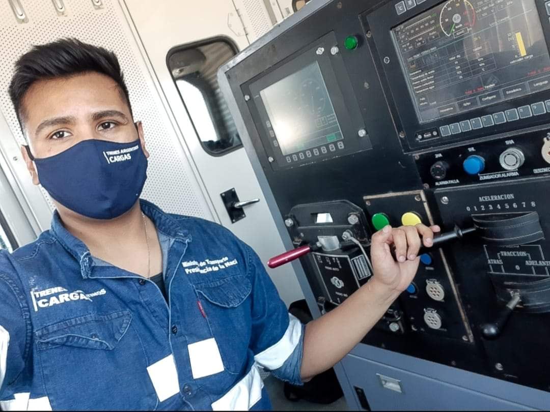 Hasta 2016, Navarrete se desempeñó como bartender. Tras abandonar este oficio, es maquinista de tren desde entonces. Foto: Gentileza.