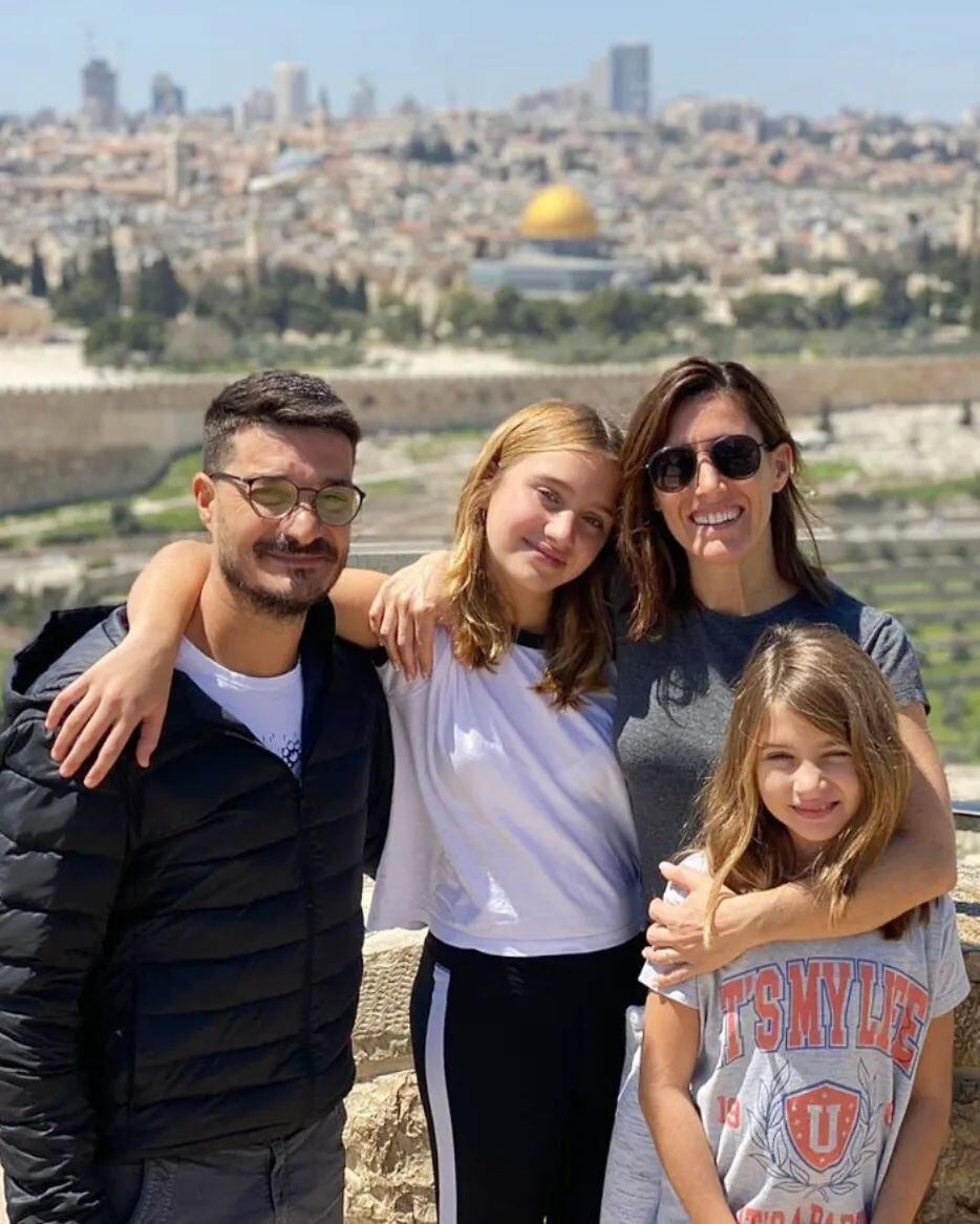 Soledad Pastorutti estuvo en Israel con su esposo Jeremías Audoglio y sus hijas Antonia y Regina.