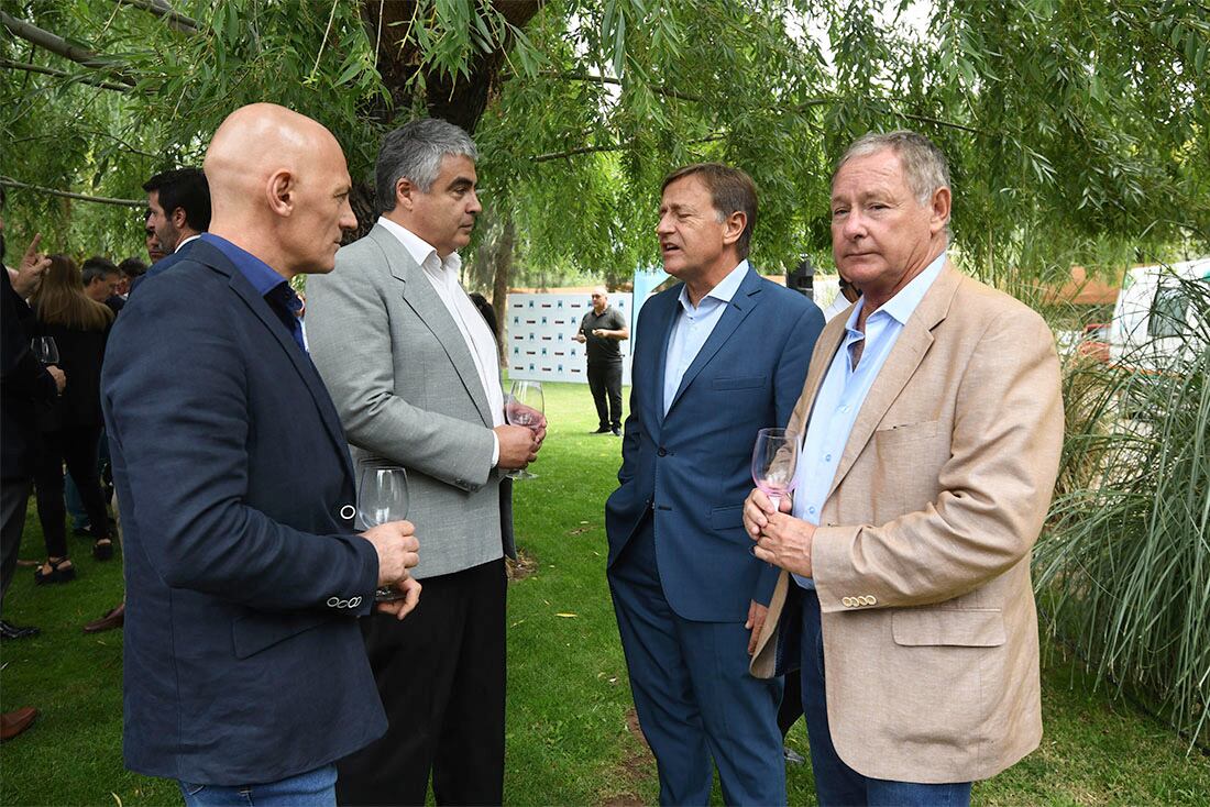 Marcelo Marchiori, Raul Pedone, el Gobernador de Mendoza Rodolfo Suárez y Daniel Estrella. Foto: José Gutierrez / Los Andes  