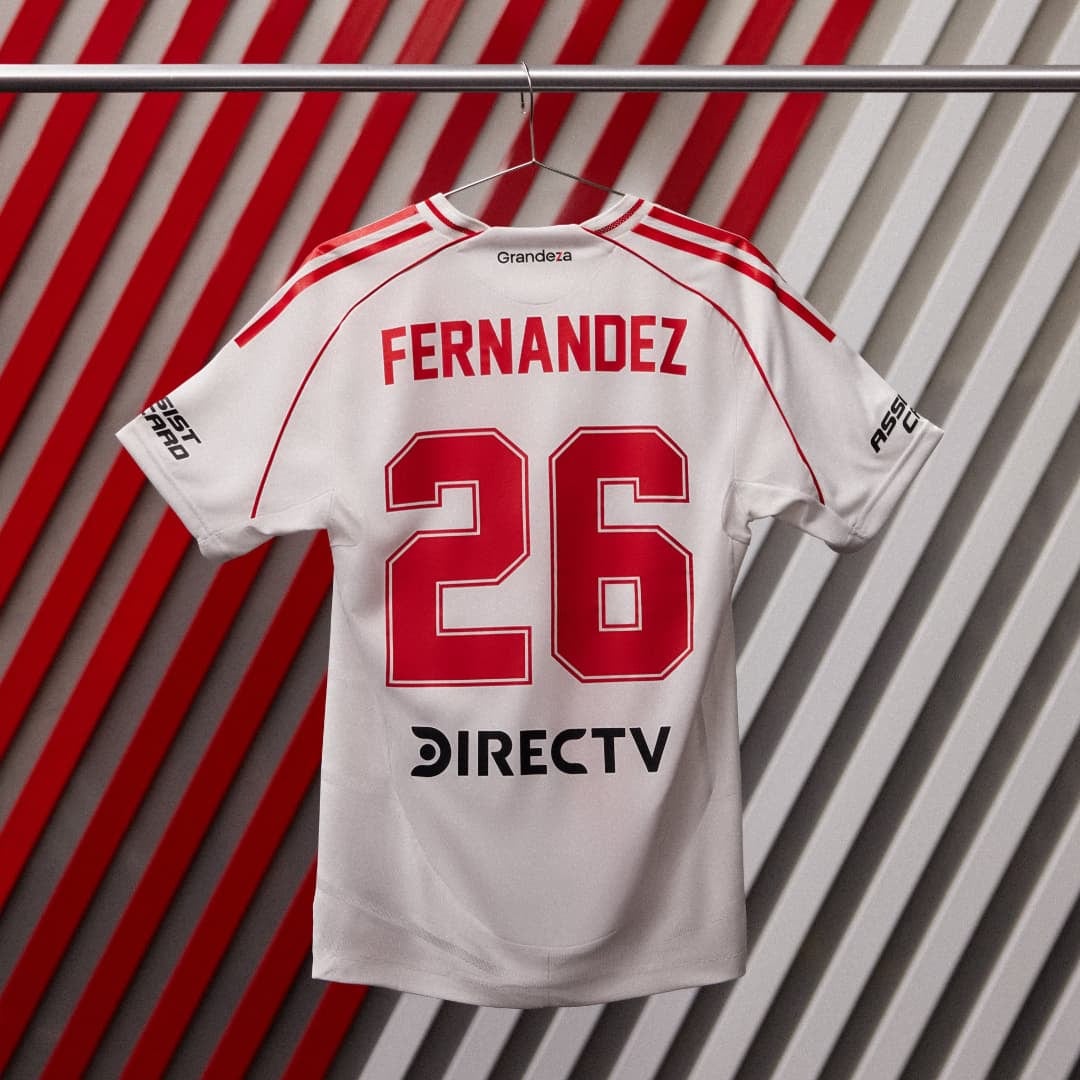 El detalle en la nueva camiseta de River en homenaje a la de 1986.