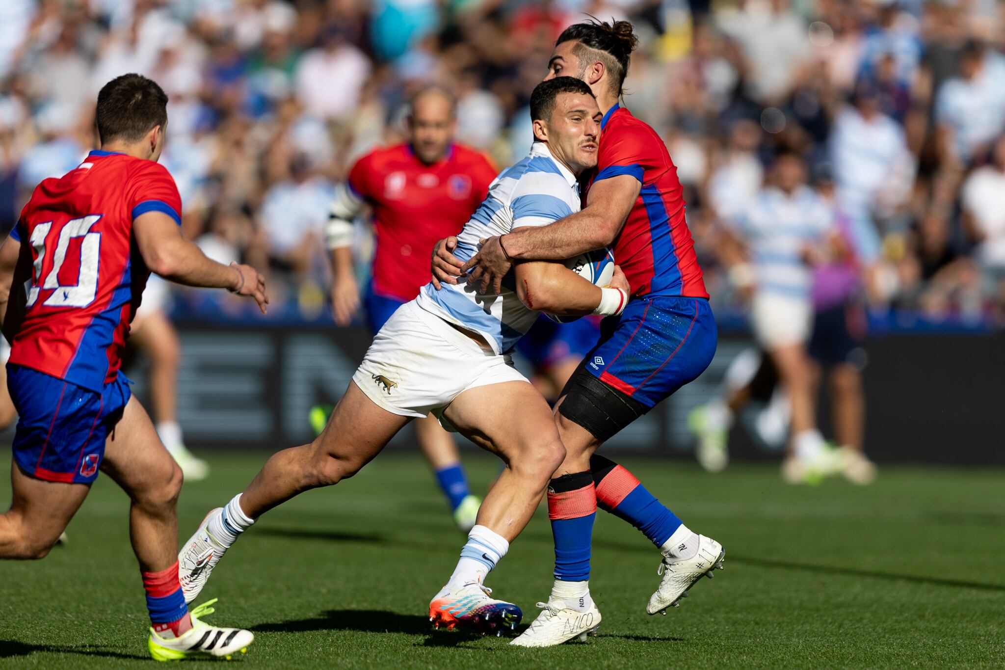 Rodrigo Isgró, debutó con try en el Mundial de rugby XV.