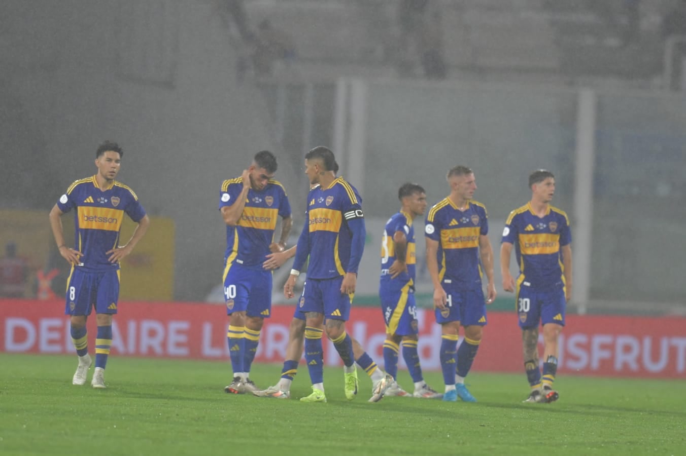 Boca y Vélez jugaron un partidazo en el Kempes. (Facundo Luque /La Voz).