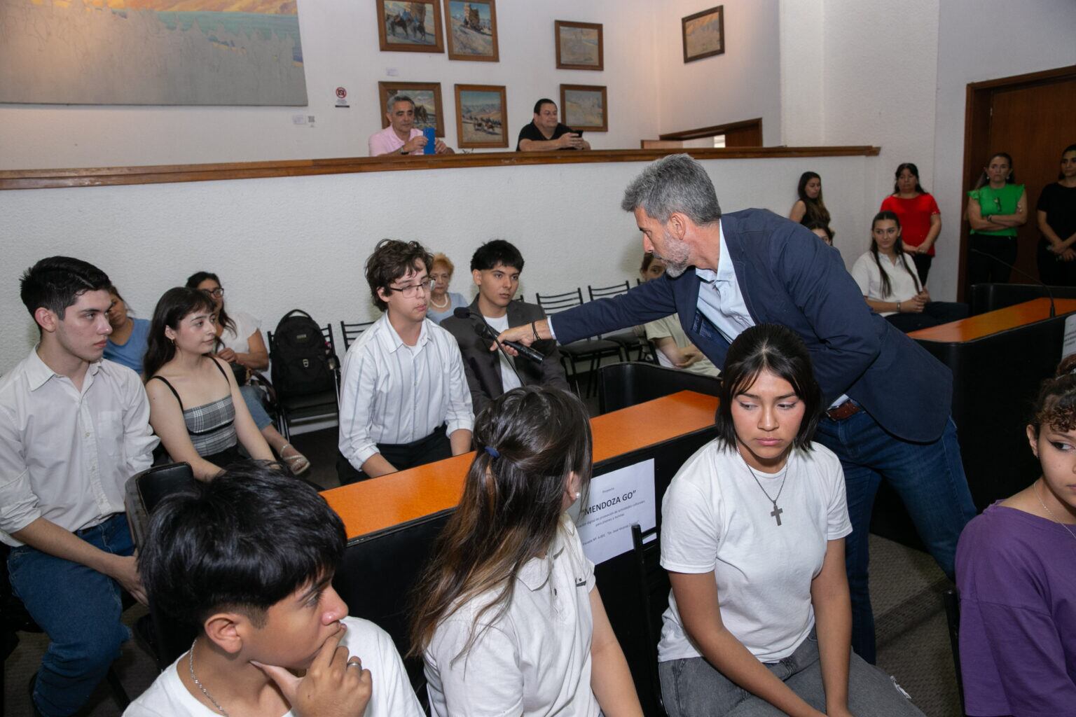 El intendente Ulpiano Suarez participó de la premiación a los ganadores del concurso municipal “Si yo fuera concejal”