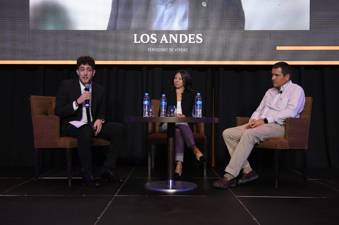 Gobierno digital. Para hablar de ciberseguridad e inteligencia artificial, participaron Bárbara Peñaloza, Gustavo Giorgetti y Claudio Feijóo (vía online). Moderó Fernando Russo.