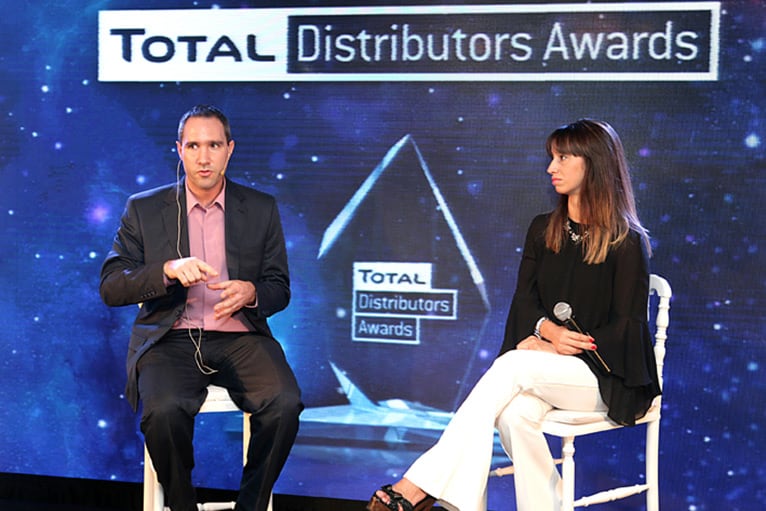 Damián Di Pace en la Conferencia Total Distributors Awards.