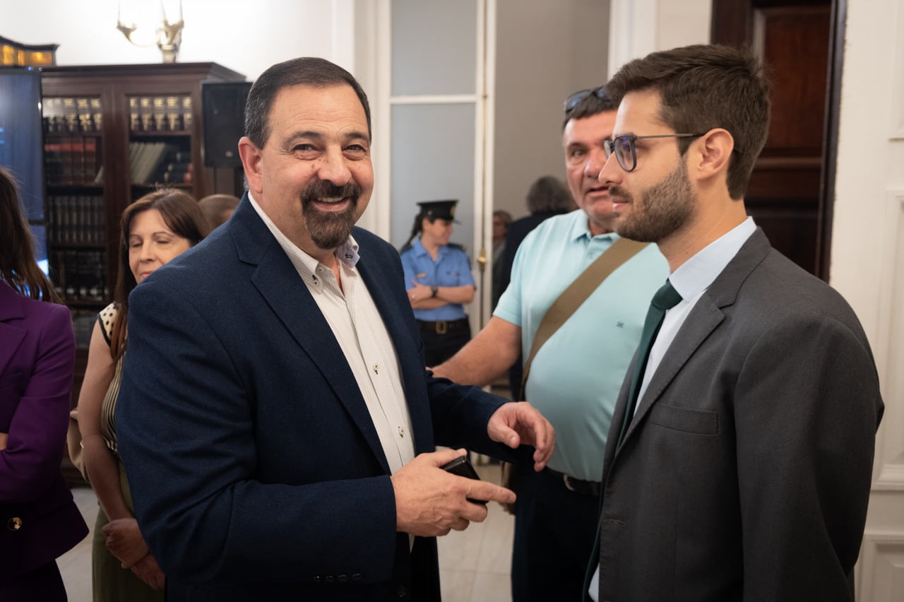 Carlos Ciurca junto a Emanuel Fugazzotto.
Foto: Ignacio Blanco / Los Andes