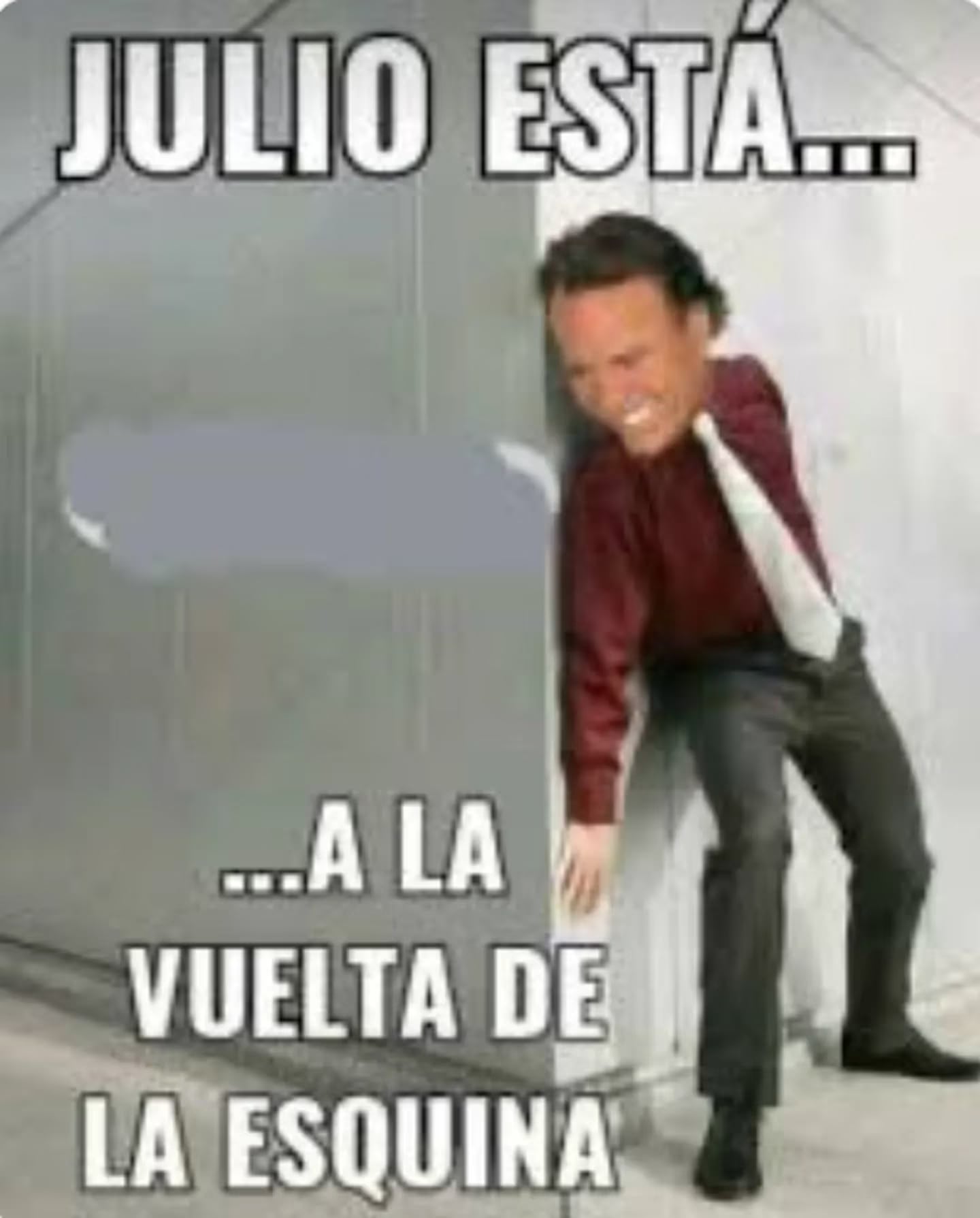 Regresaron los memes de Julio Iglesias para darle inicio al séptimo mes