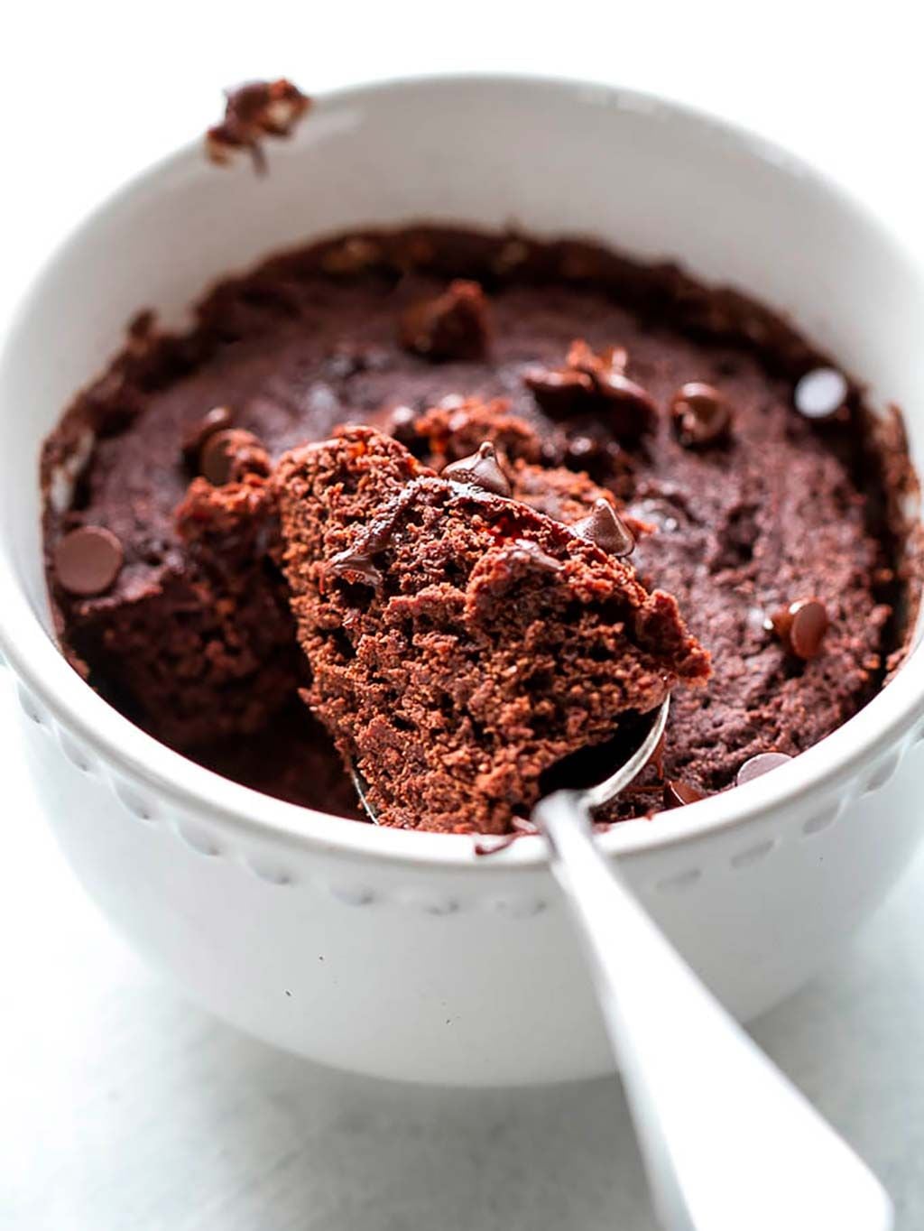 Sin horno y en 5 minutos: así podés preparar un esponjoso brownie en taza