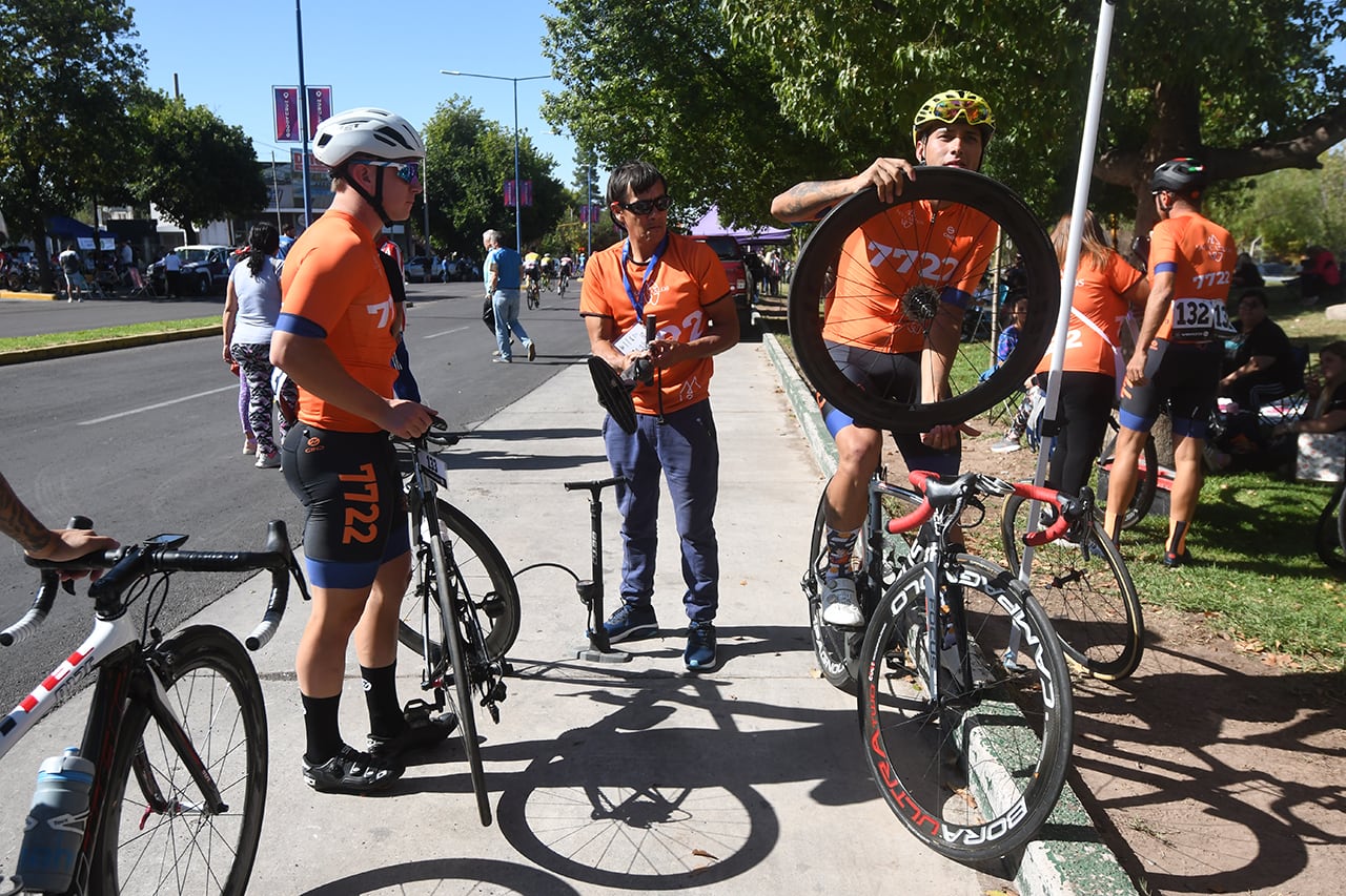 Ciclismo Vuelta de Mendoza 2023. Foto: José Gutiérrez / Los Andes