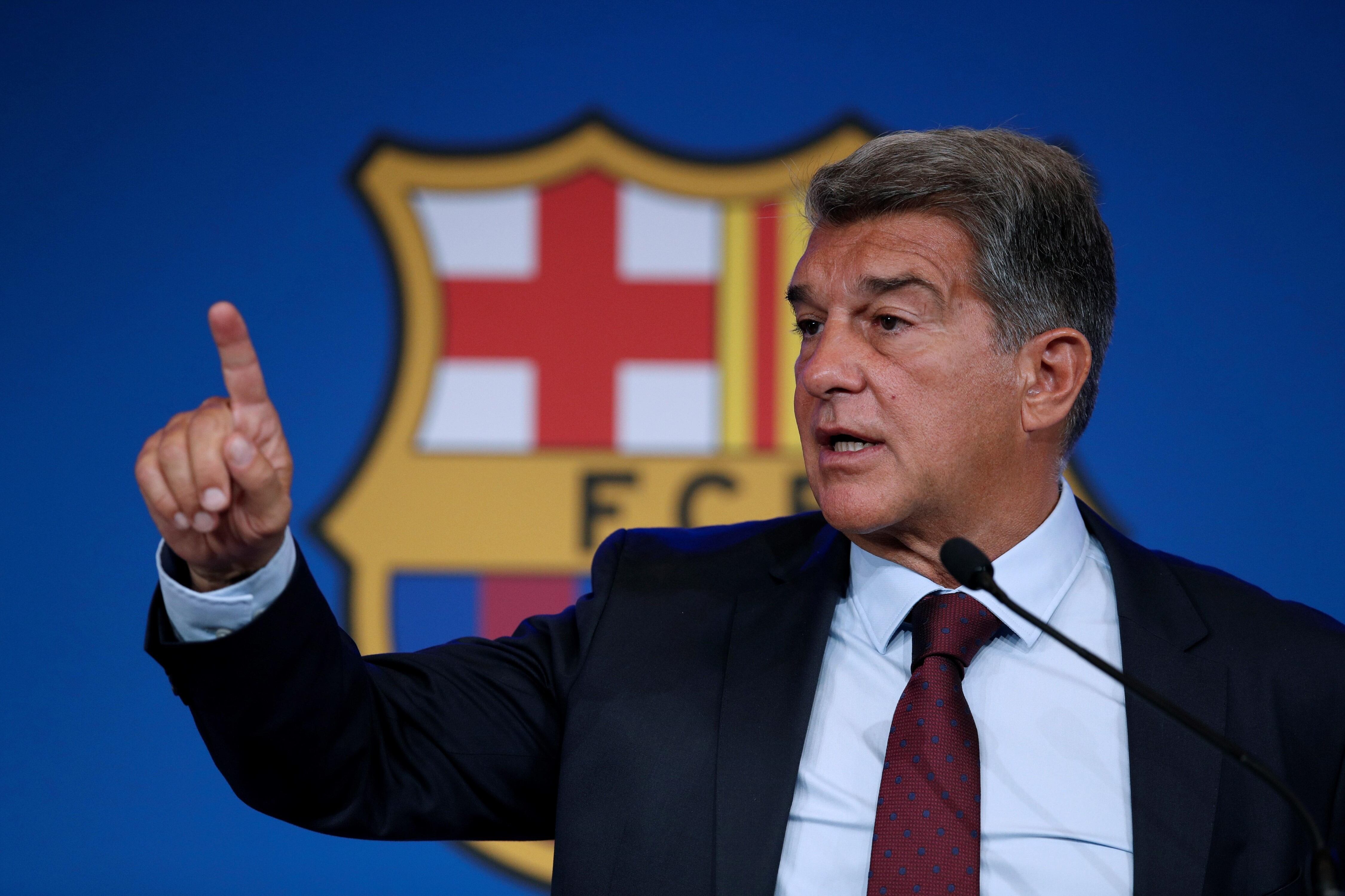 Joan Laporta, presidente del FC Barcelona, dijo que mantenía la ilusión de que Messi se ofreciera a jugar gratis en el club.