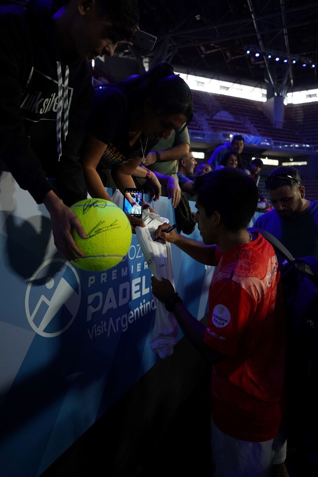 Los fanáticos pudieron estar muy cerca de los protagonistas. / Mendoza Premier Padel