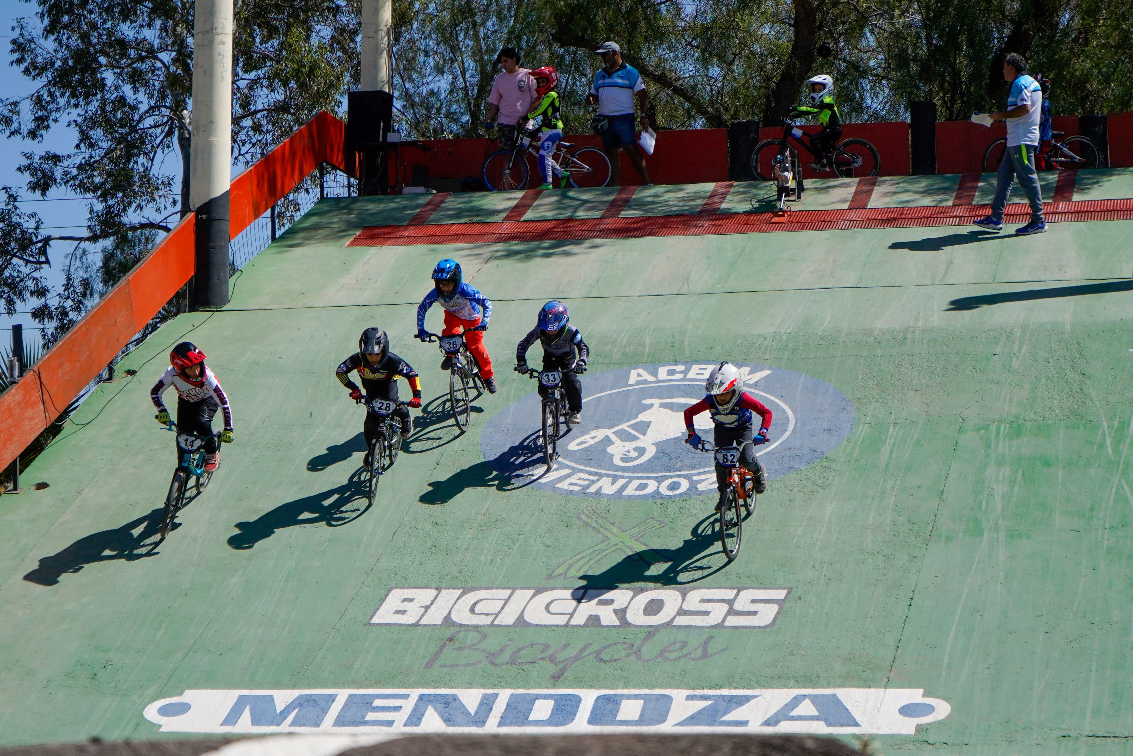 El Campeonato Argentino de BMX y Open de Pilotos llega este sábado 23 y domingo 24 de marzo en la pista José Luis Narpe, en el Parque General San Martín.