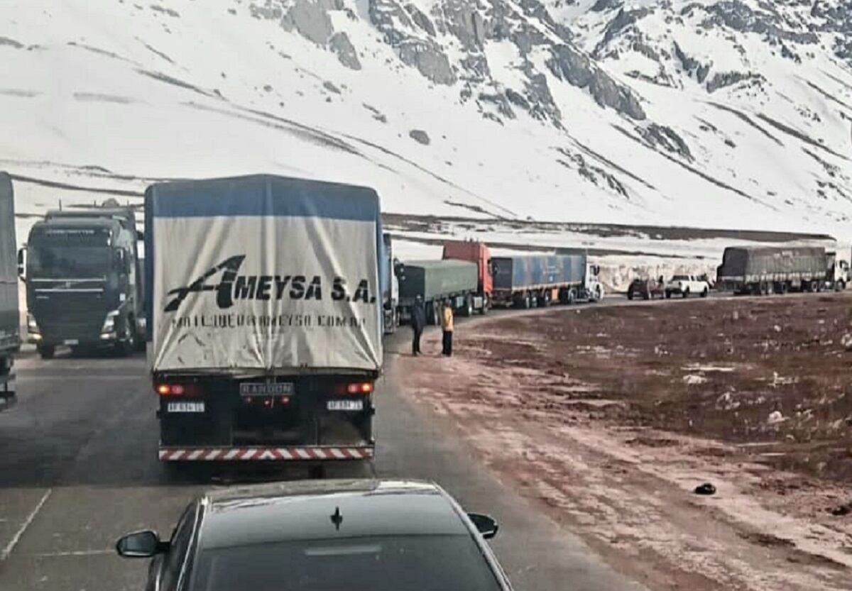 Paso Cristo Redentor con alto flujo vehicular (Prensa Gendarmería Nacional)