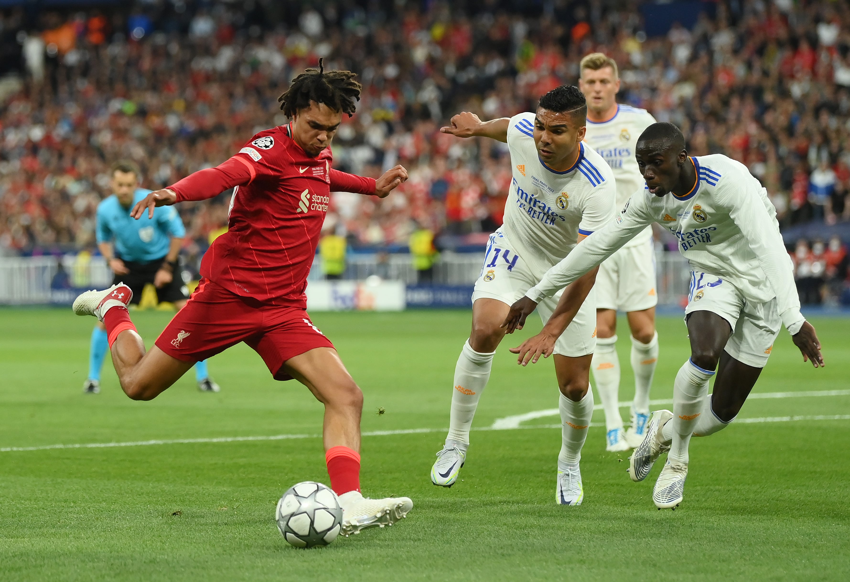 Liverpool y Real Madrid se disputan la Champions League en París.