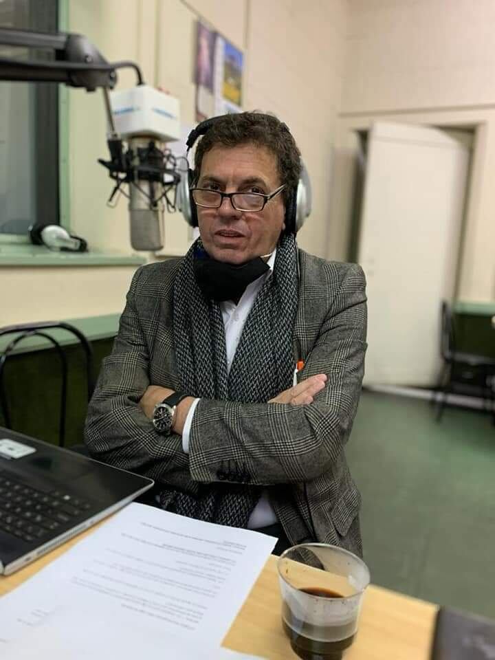 Con su extensa experiencia en los medios mendocinos, Ariel Robert asume el desafío de conducir la primera mañana de la radio estatal.