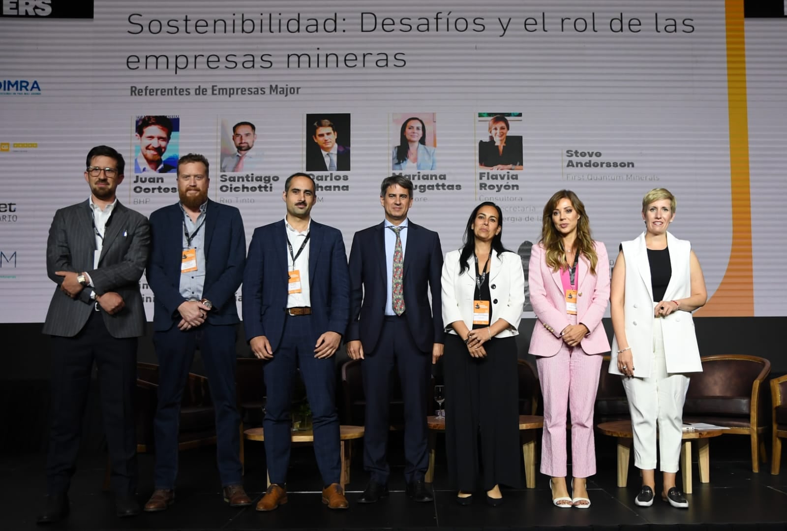 Panel de los desafíos y el rol de las empresas mineras en la sostenibilidad. Juan Cortese, de BHP; Steve Andersson, de First Quantum Minerals; Santiago Cichetti, de Río Tinto; Carlos Chana, de ERM; Mariana Abugattas, de Glencore; Flavia Royón, secretaria ejecutiva de la Mesa del Litio en el NOA y ex secretaria de Energía de la Nación; y Jimena Latorre, ministra de Energía y Ambiente de la provincia. Foto: Los Andes