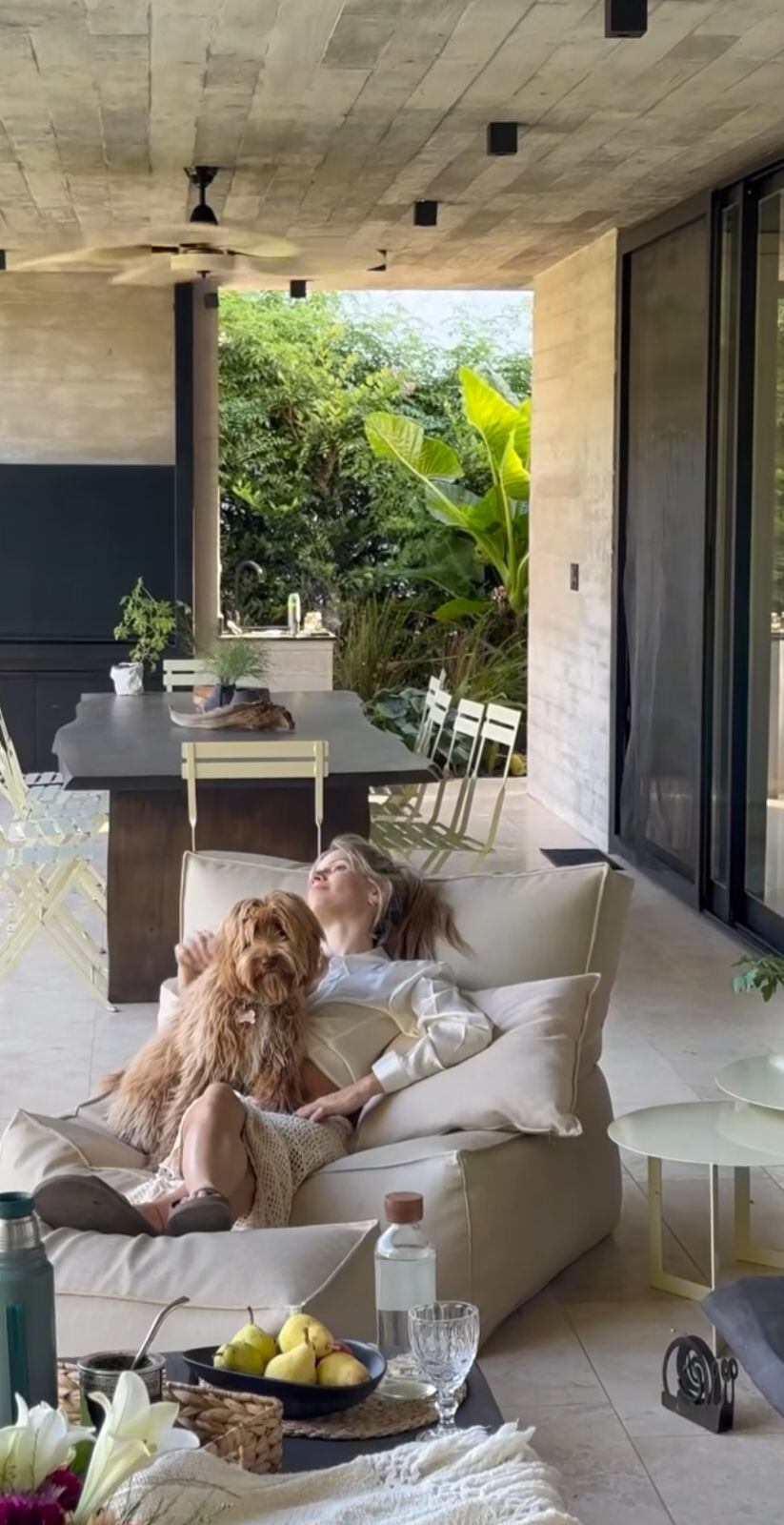 Así es la increíble galería de la casa de Laurita Fernández. Captura de Instagram.