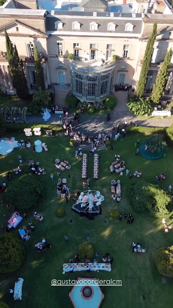 El cumpleaños de 2 años de Sarah Burlando en el Palacio Sans Souci. Gentileza Instagram.