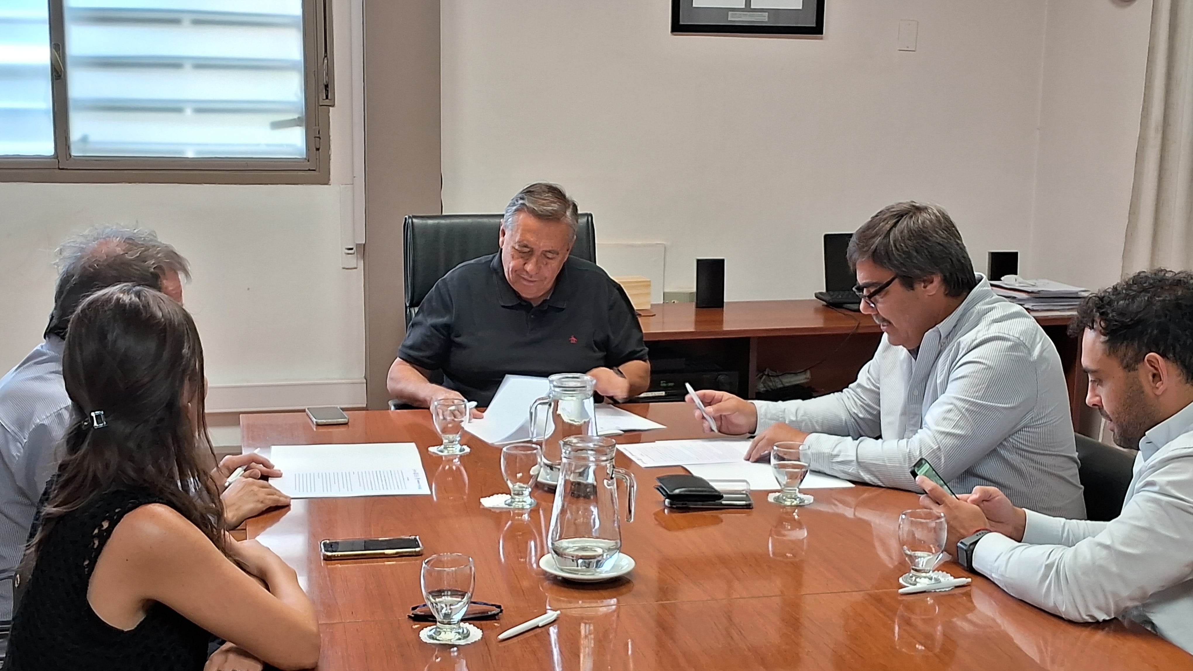 El Superintendente de Irrigación, Sergio Marinelli, recibió al titular de ATM, Alejandro Donati, y al representante del Colegio de Agrimensura, Javier Oyhenart,