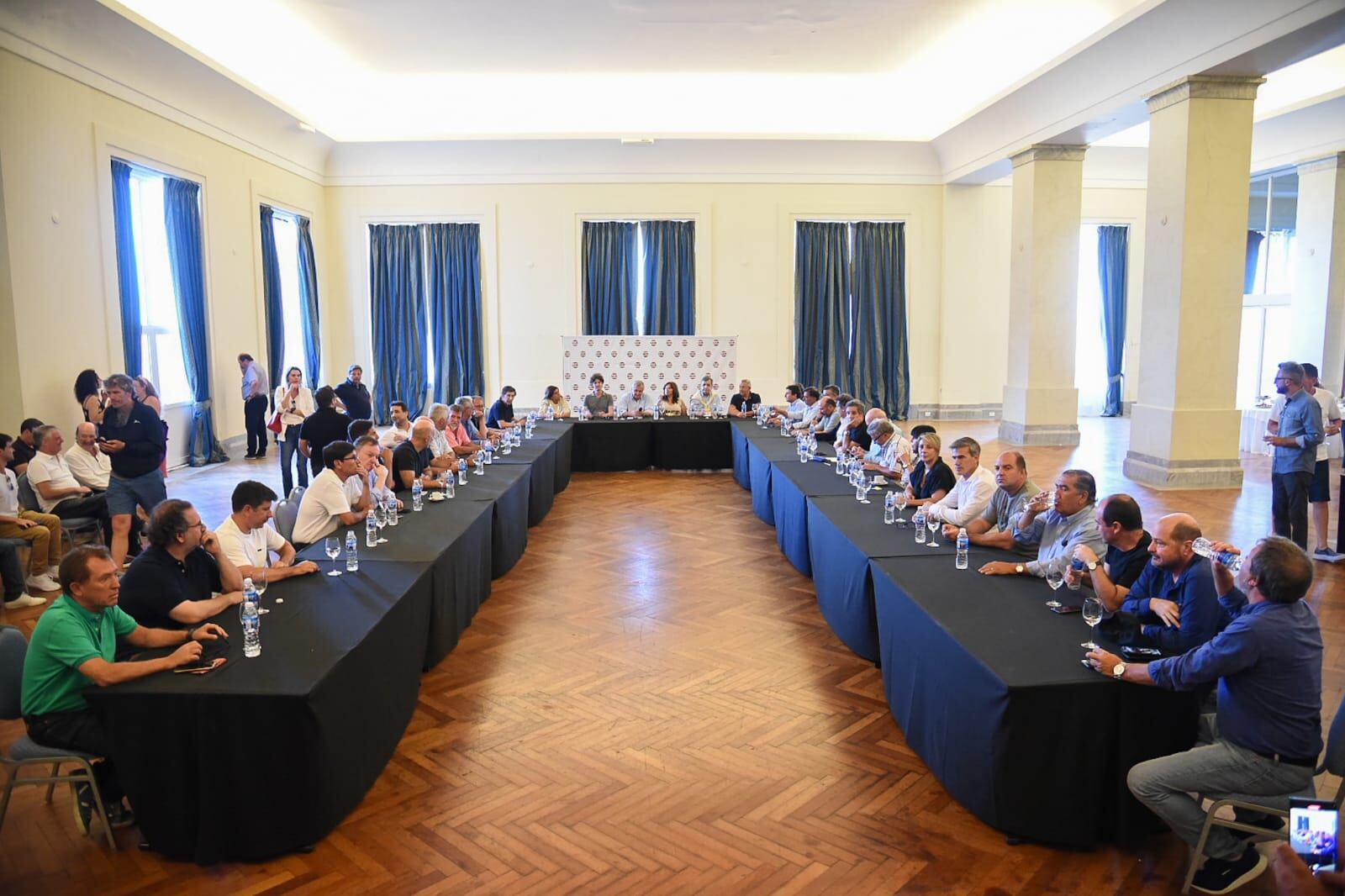 Cumbre de la UCR en Mar del Plata. Foto: prensa UCR. Foto: Gentileza