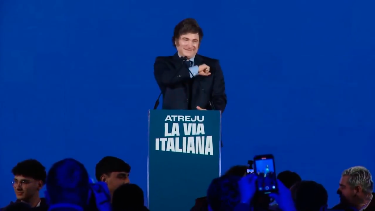 Javier Milei expuso en ”Atreju”, la convención nacional organizada por la premier italiana, Georgia Meloni, que convoca a partidos conservadores y de derecha del mundo. Captura: X