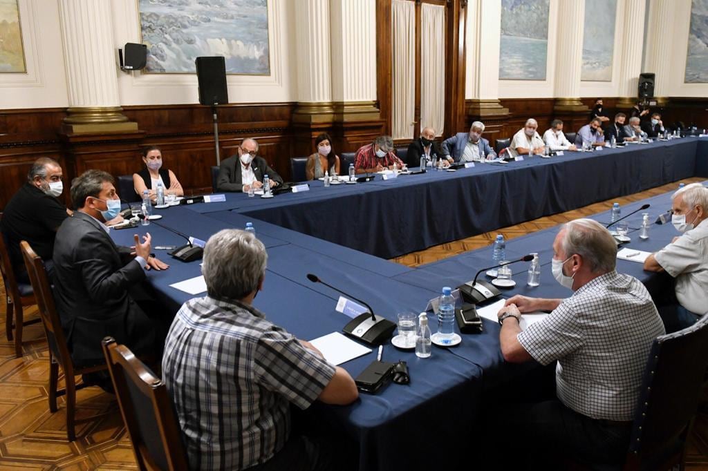 Massa reunido con la CGT en el Congreso