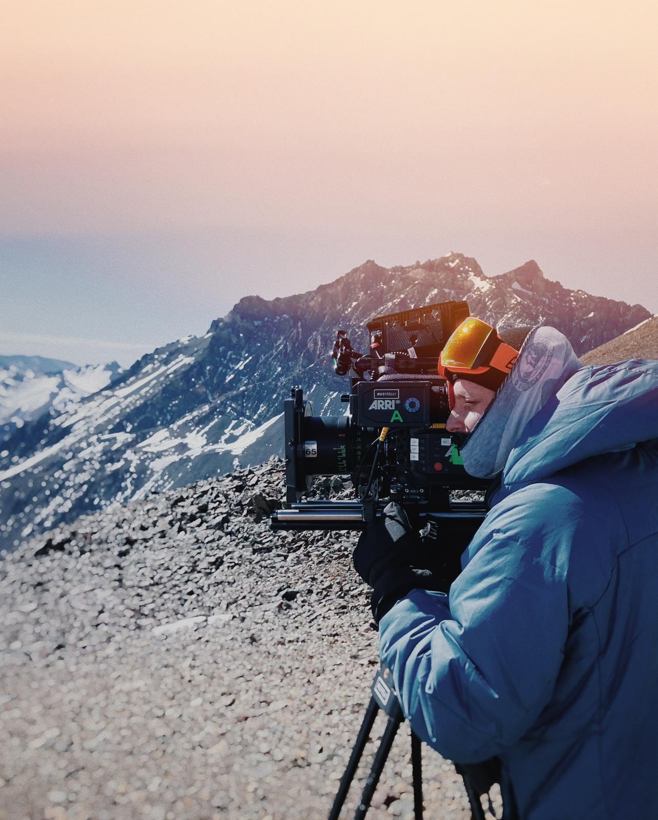 El director mendocino que trabaja en "La sociedad de la nieve", la mega superproducción de Netflix